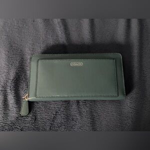 EUC Coach patent crisscross leather zip-around wallet